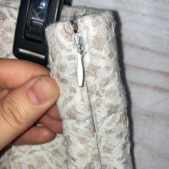 Loft Cream Floral Lace Skirt - Size 12P - Picture 4 of 7